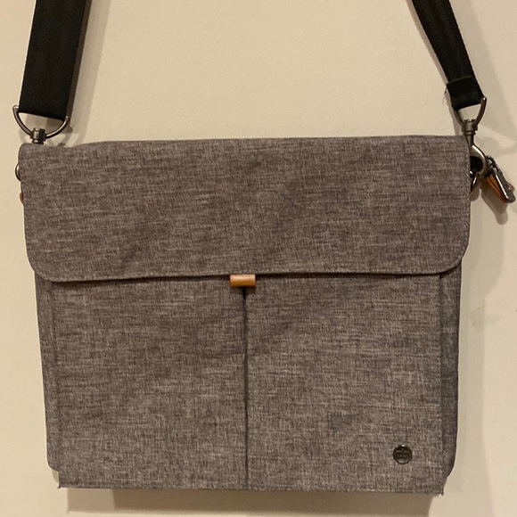 PKG laptop bag - Picture 1 of 11